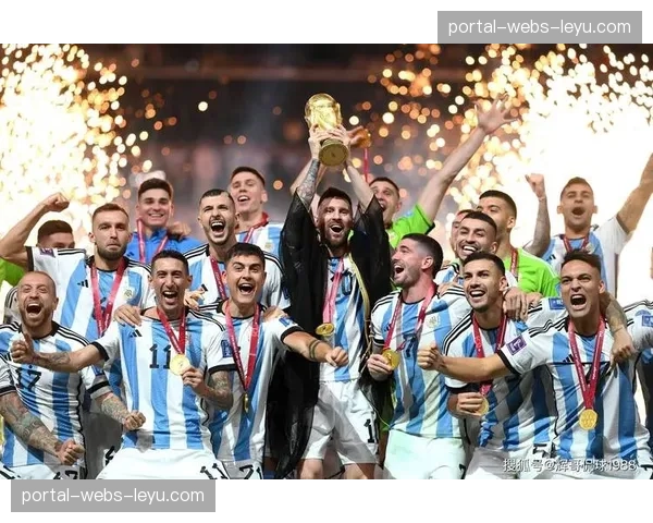 传闻：某英超球队球探持续考察德甲某队中场，重点关注其转换出球